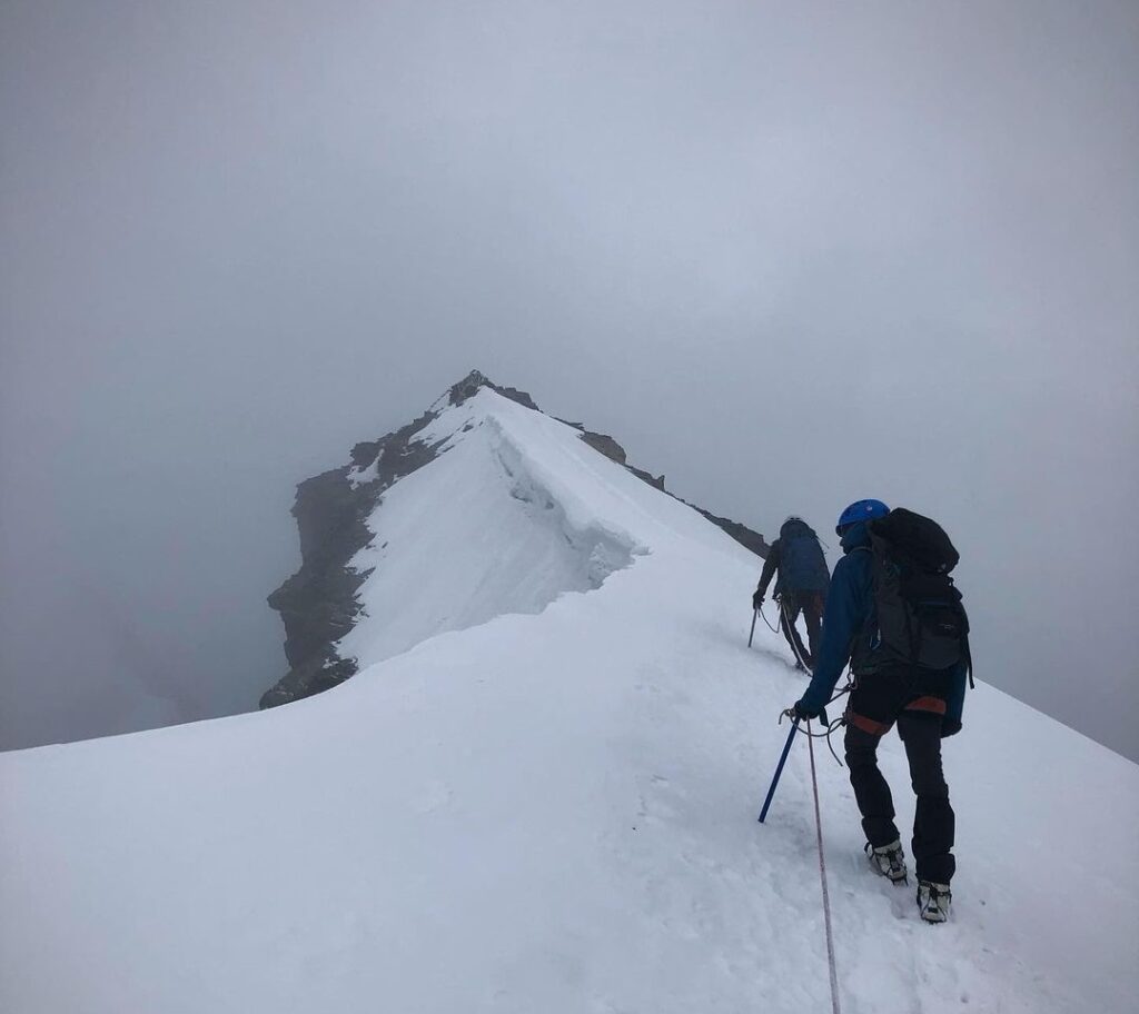 Kang Yatse 2 Expedition Summit day climb